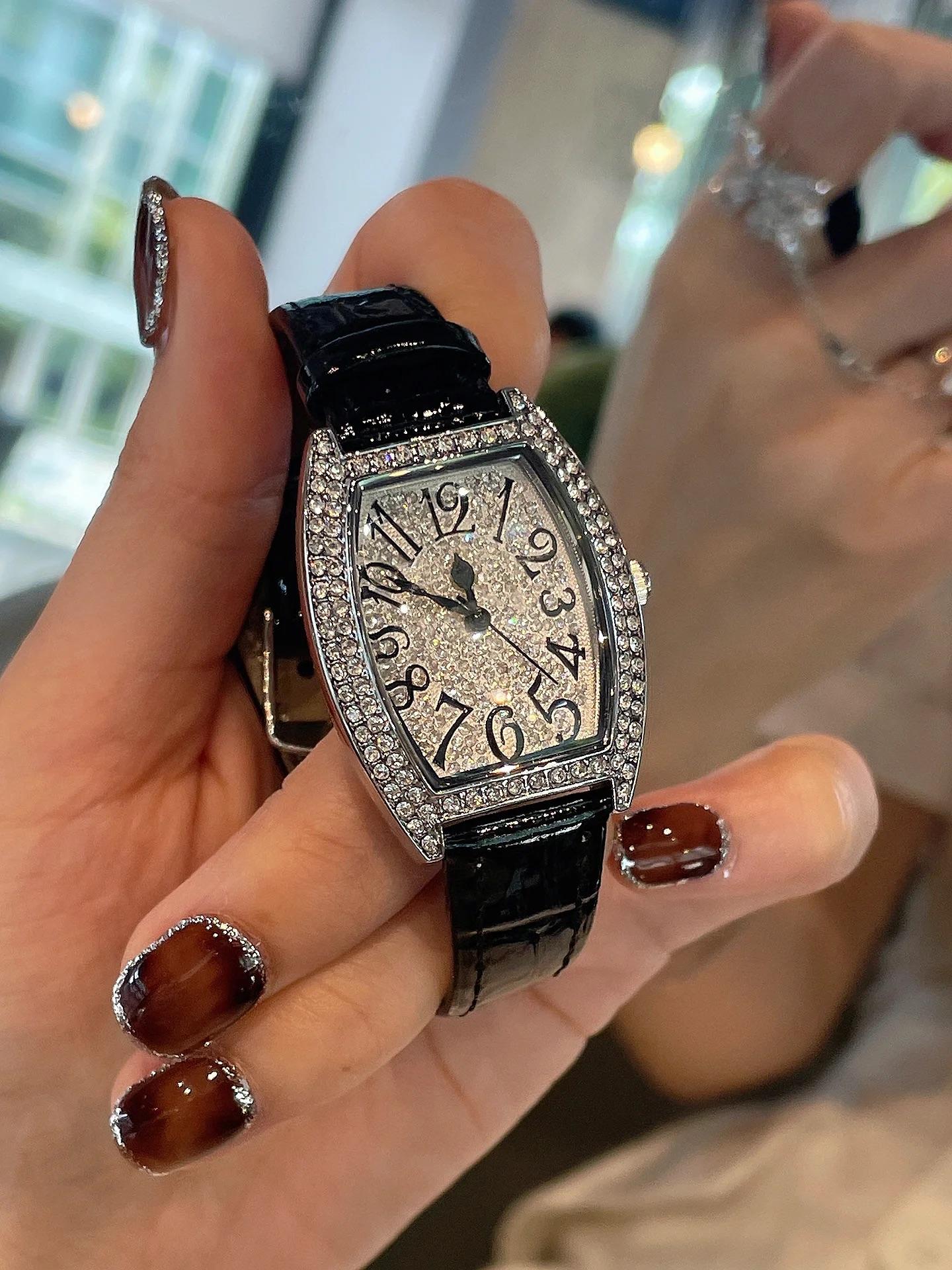 ساعة فاخرة جديدة وخفيفة الوزن  - مراجعة Luxury Watch Arabic وسعره