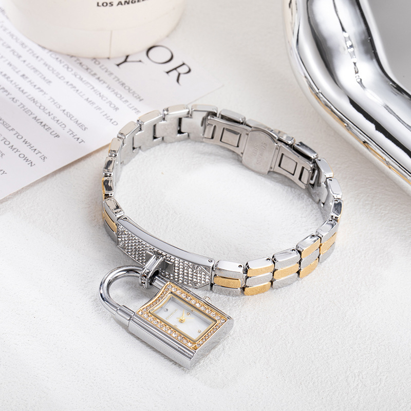 ساعة يد نسائية كوارتز بتصميم ق - مراجعة Luxury Watch Arabic وسعره