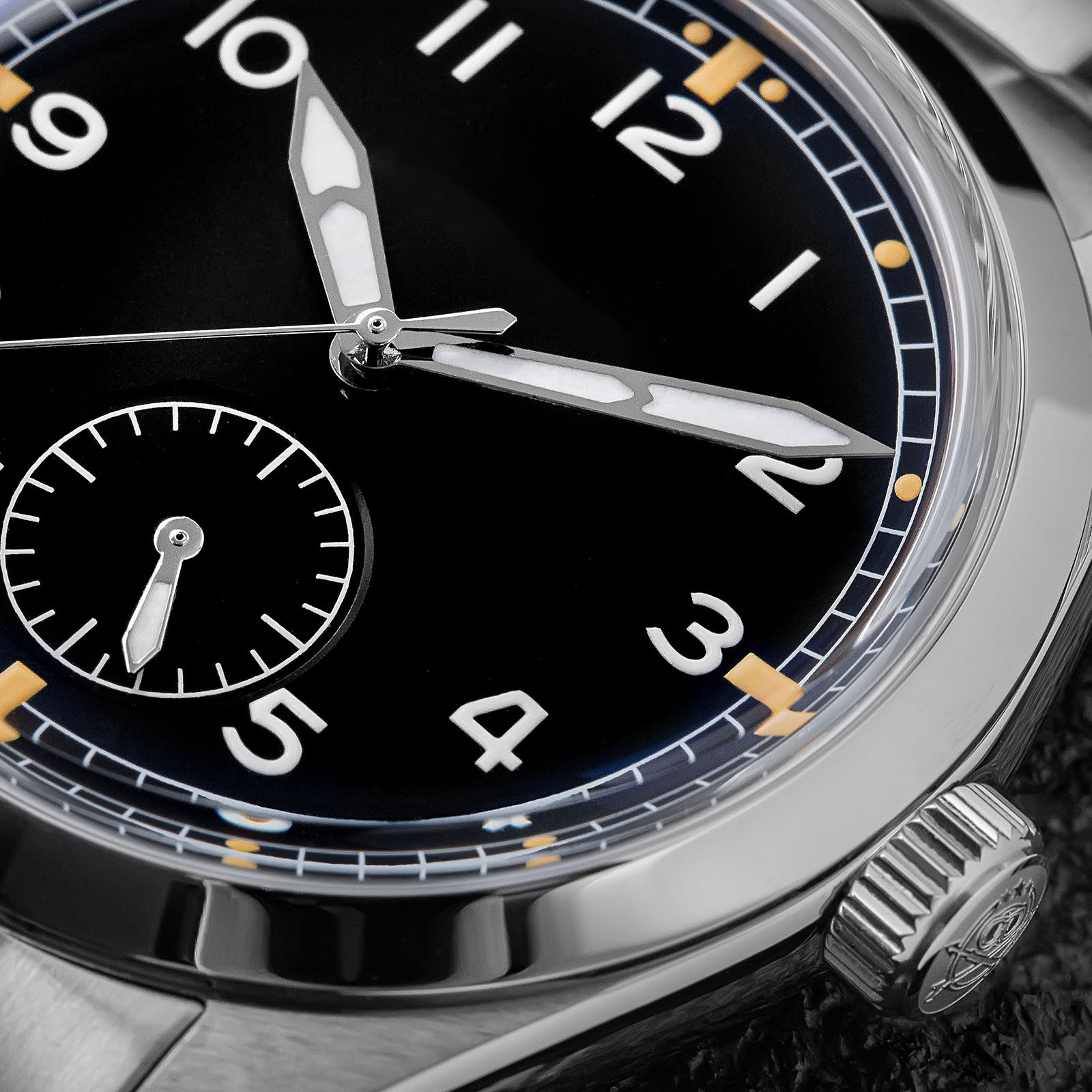 ساعة يد ADDIESDIVE من الفولاذ  - مراجعة Luxury Watch It وسعره