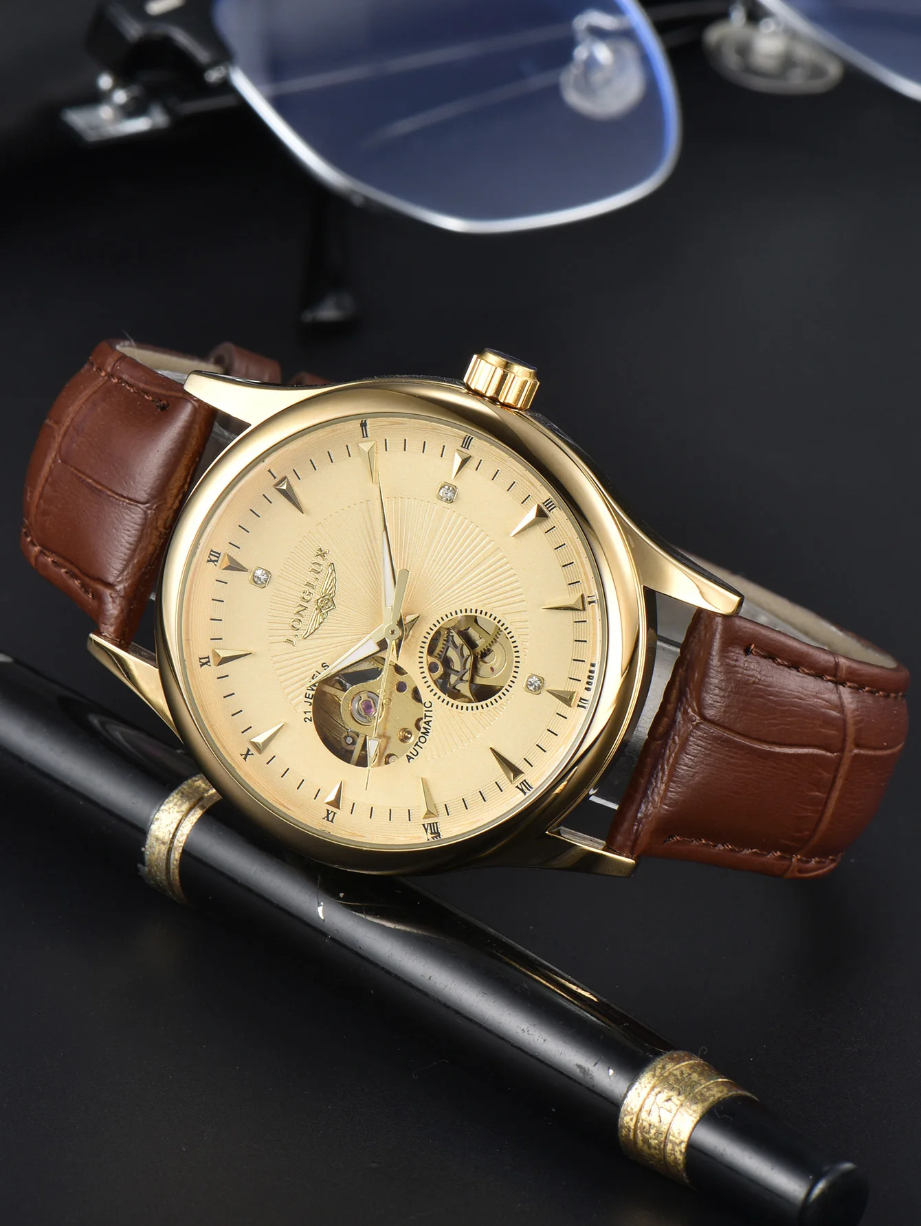 ساعة يد أوتوماتيكية أنيقة من L - مراجعة Luxury Watch Arabic وسعره